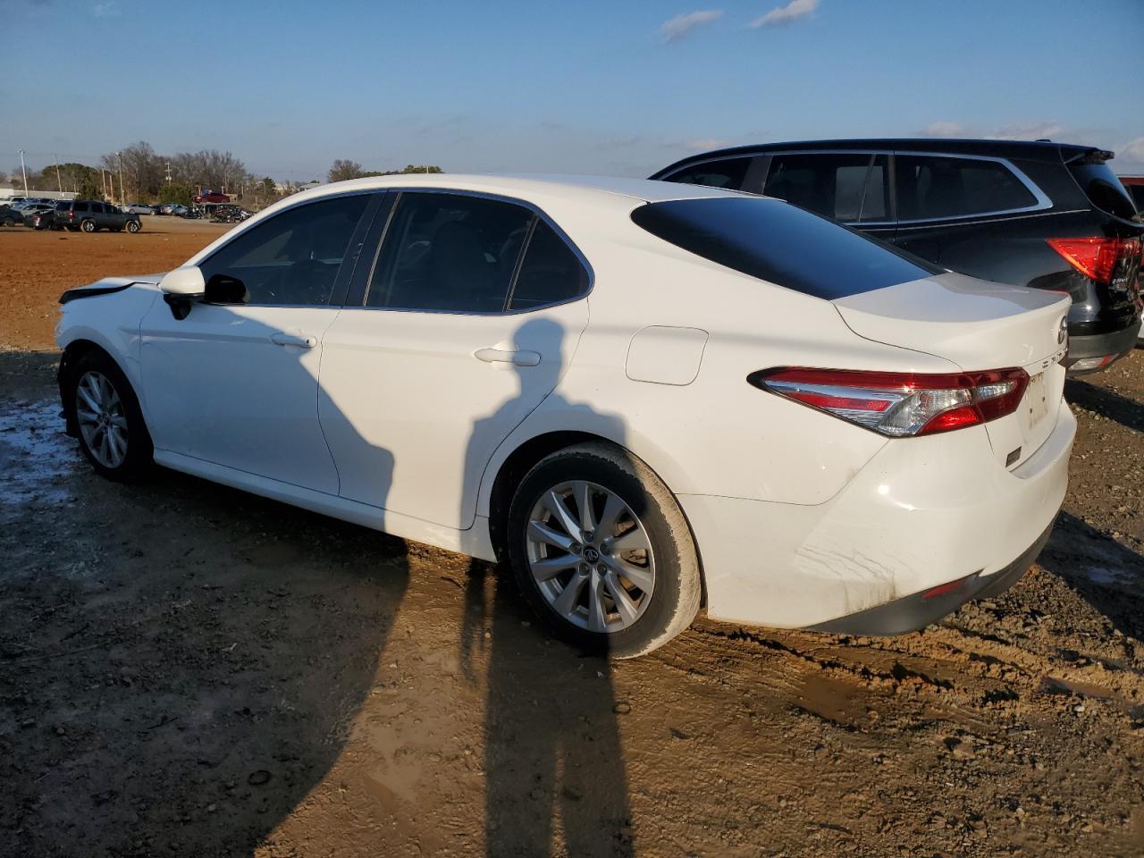 2018 TOYOTA CAMRY L - Фото 2