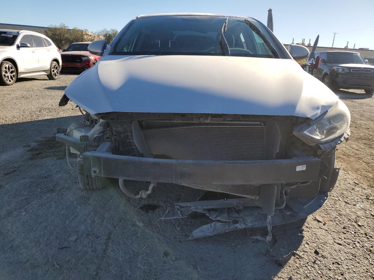 2018 HYUNDAI ELANTRA SE - Фото 5