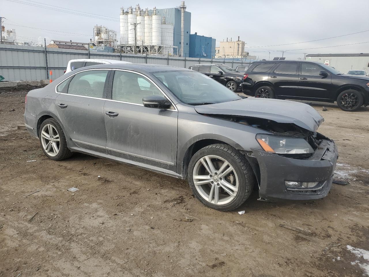 2014 VOLKSWAGEN PASSAT SEL - Фото 4