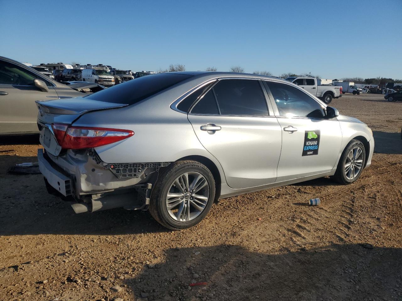 2015 TOYOTA CAMRY LE - Фото 3