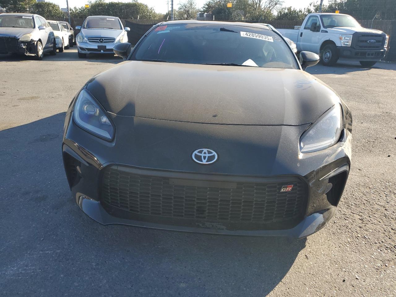2023 TOYOTA GR 86 - Image 5