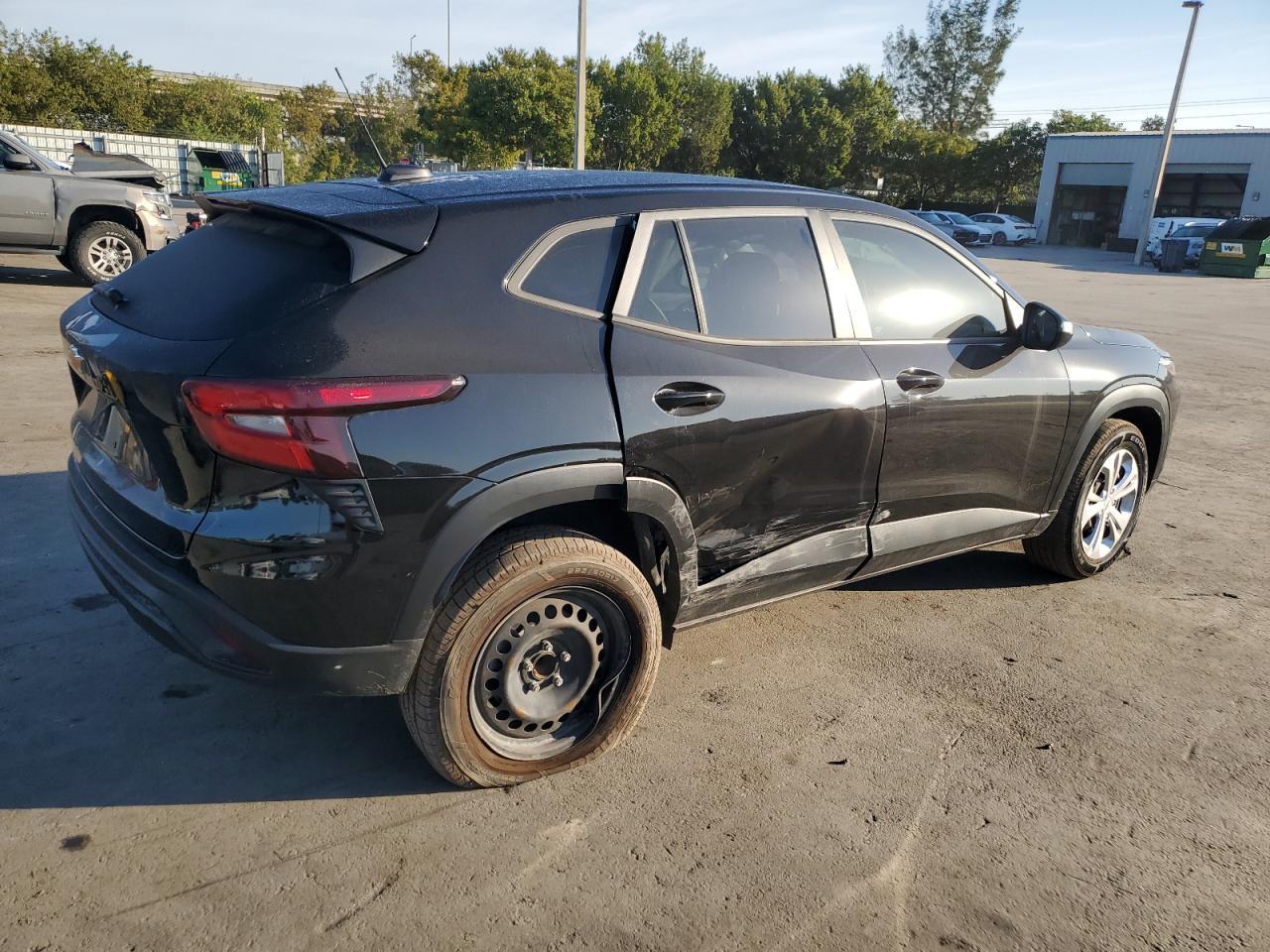 2024 CHEVROLET TRAX LS - Фото 3