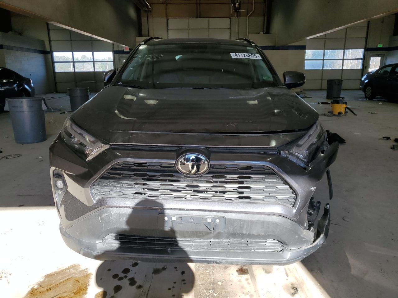 2024 TOYOTA RAV4 XLE P - Фото 5