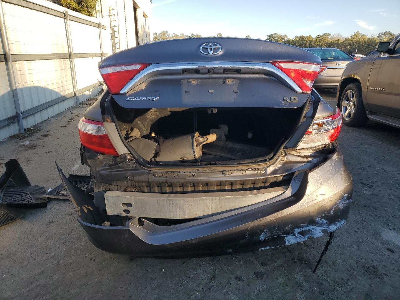 2017 TOYOTA CAMRY LE - Фото 6