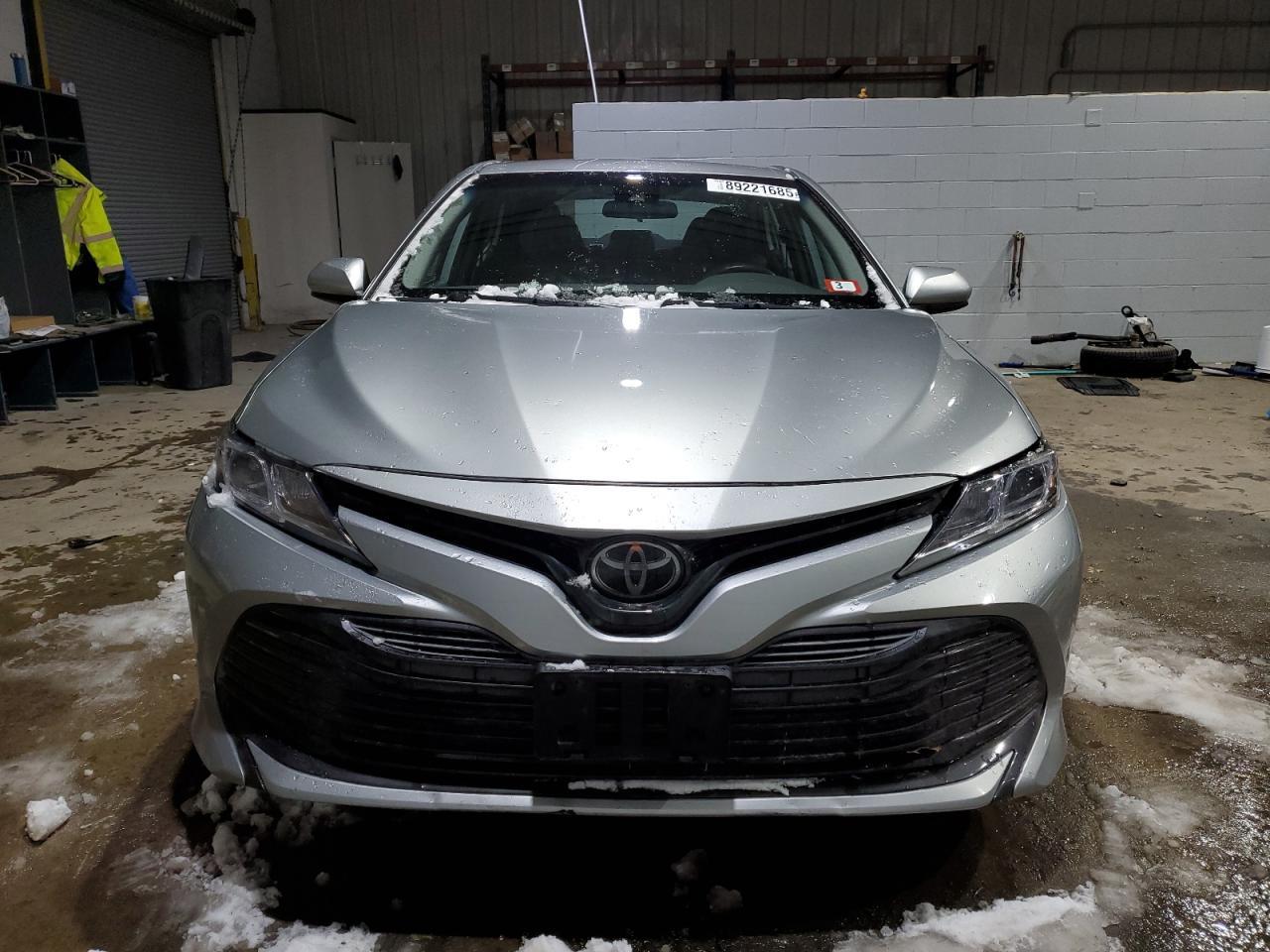 2019 TOYOTA CAMRY L - Фото 5