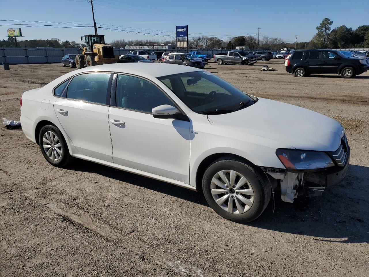 2015 VOLKSWAGEN PASSAT S - Фото 4
