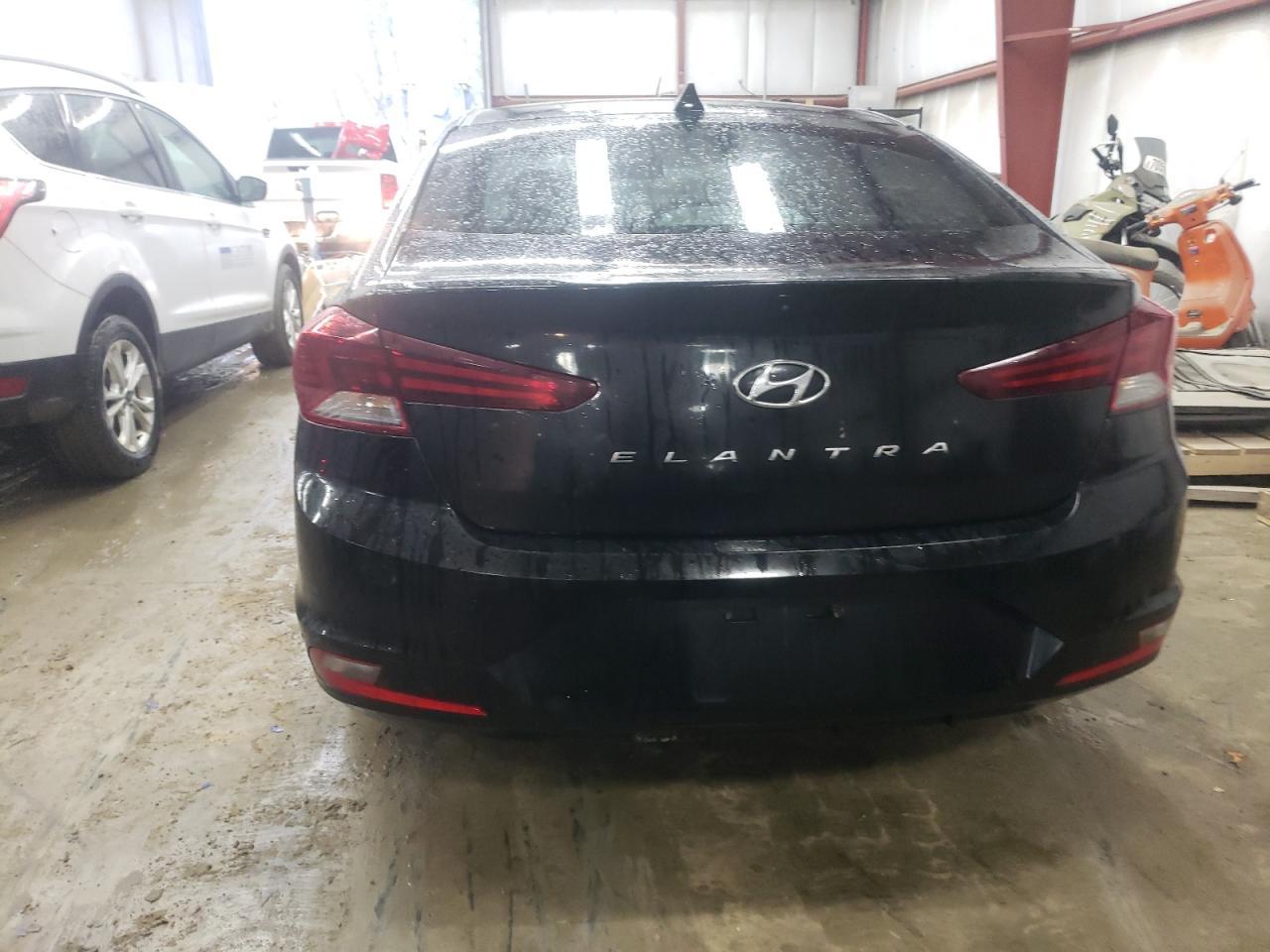 2019 HYUNDAI ELANTRA SE - Image 6