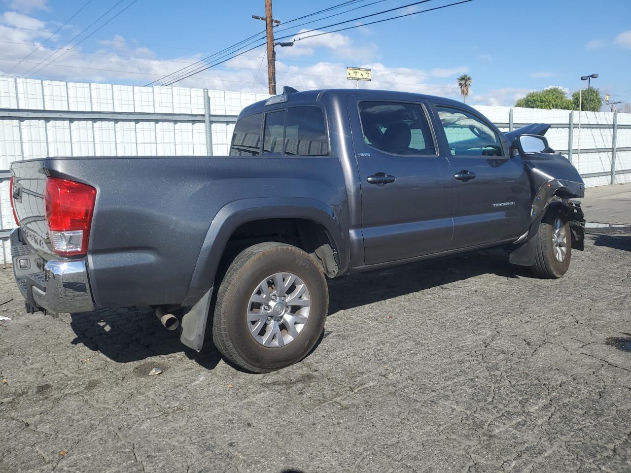 2017 TOYOTA TACOMA DOU - Фото 3