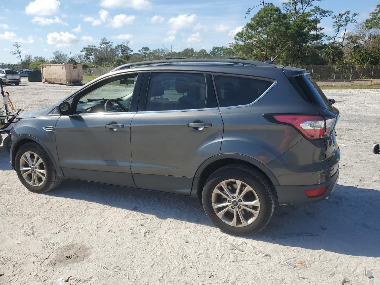 2017 FORD ESCAPE SE - Фото 2