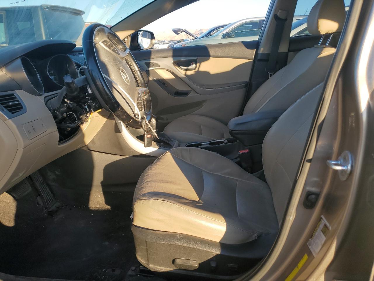 2015 HYUNDAI ELANTRA SE - Image 7