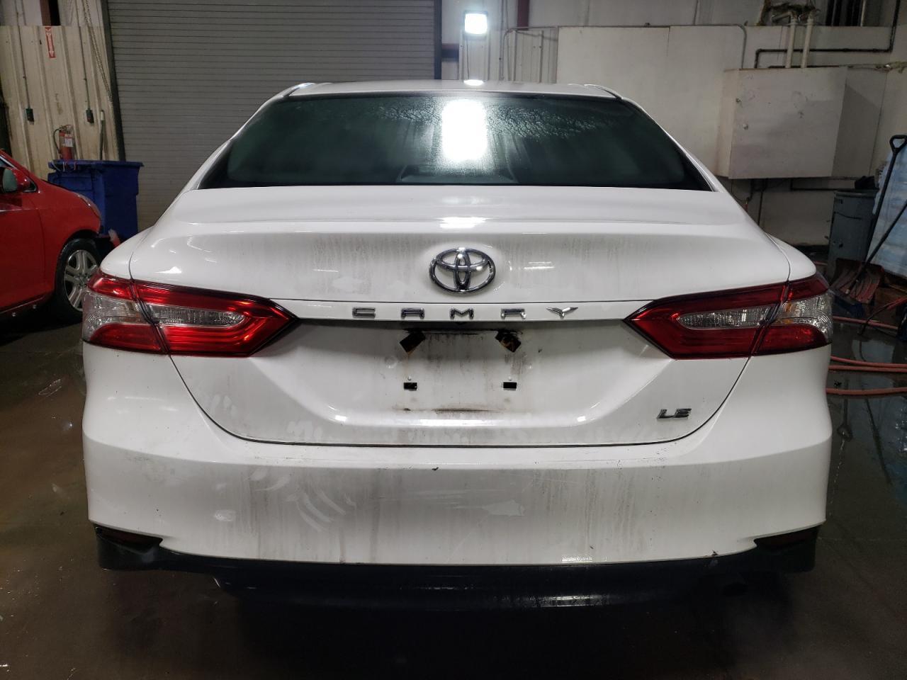2018 TOYOTA CAMRY L - Фото 6