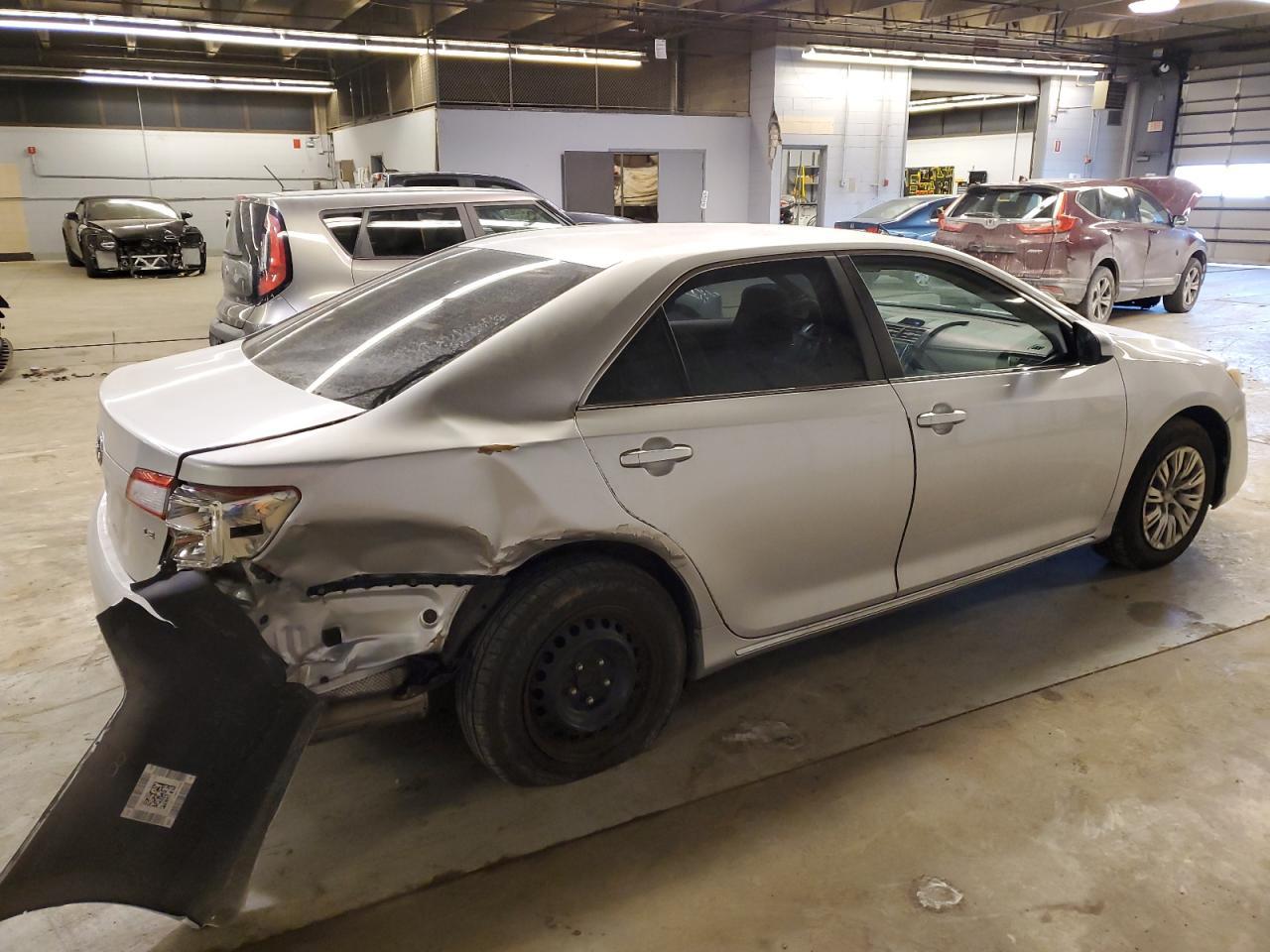 2014 TOYOTA CAMRY L - Image 3