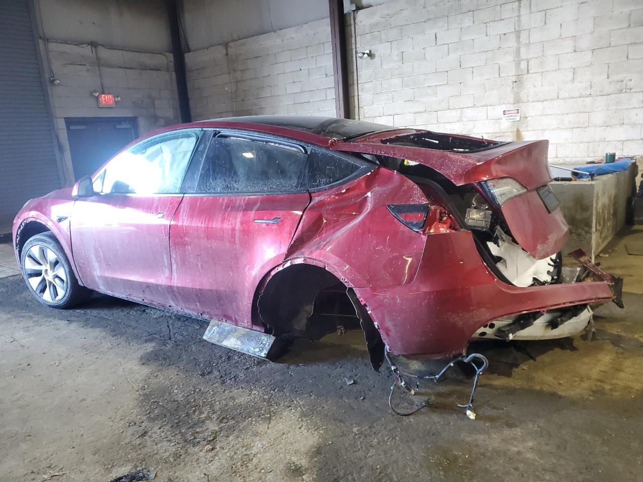 2024 TESLA MODEL Y - Image 2
