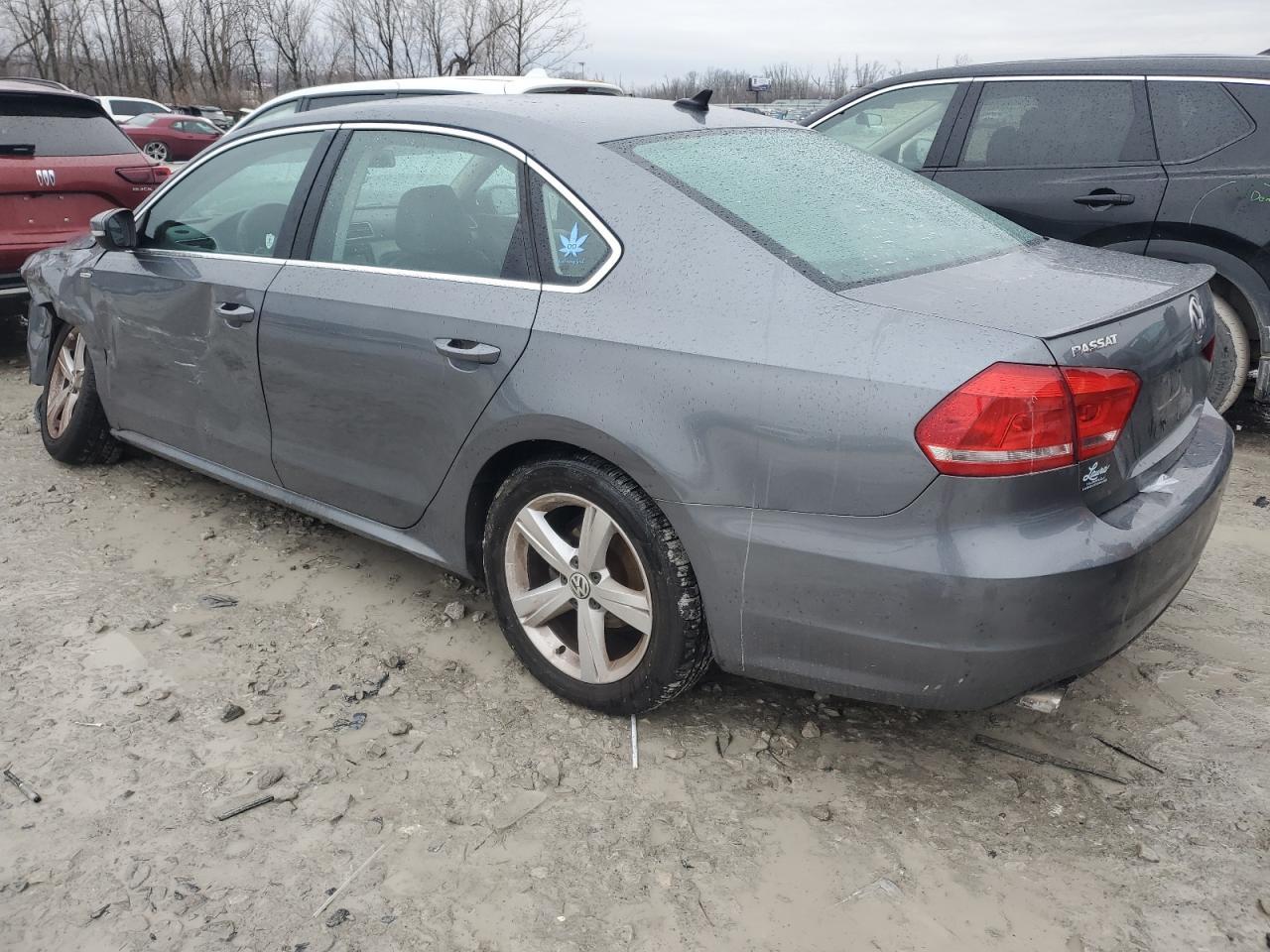 2014 VOLKSWAGEN PASSAT S - Фото 2