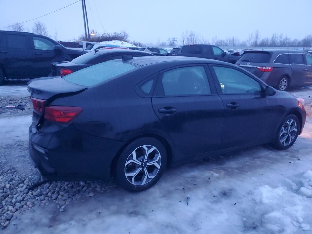 2021 KIA FORTE FE - Image 3