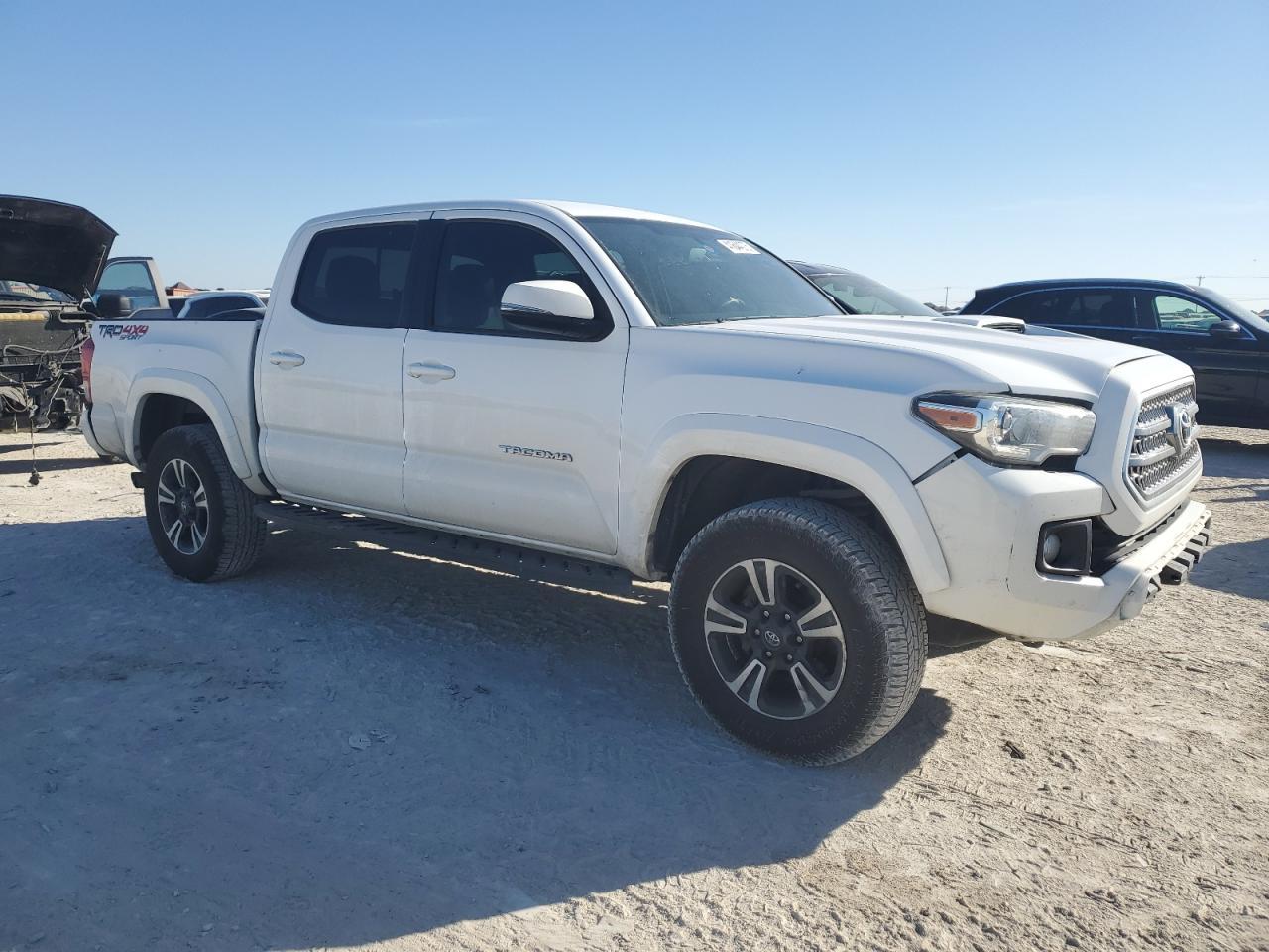 2017 TOYOTA TACOMA DOU - Фото 4