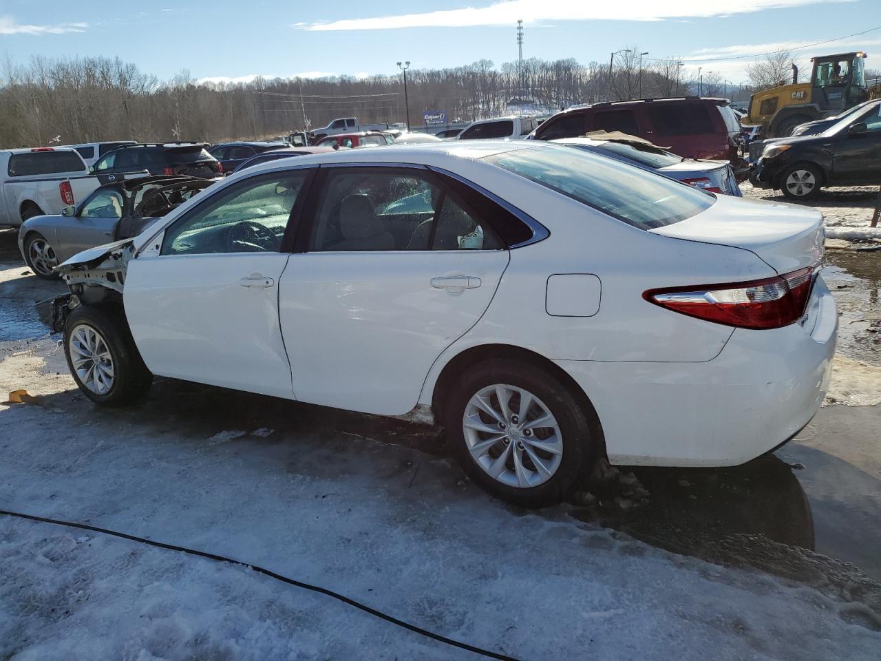 2017 TOYOTA CAMRY LE - Фото 2