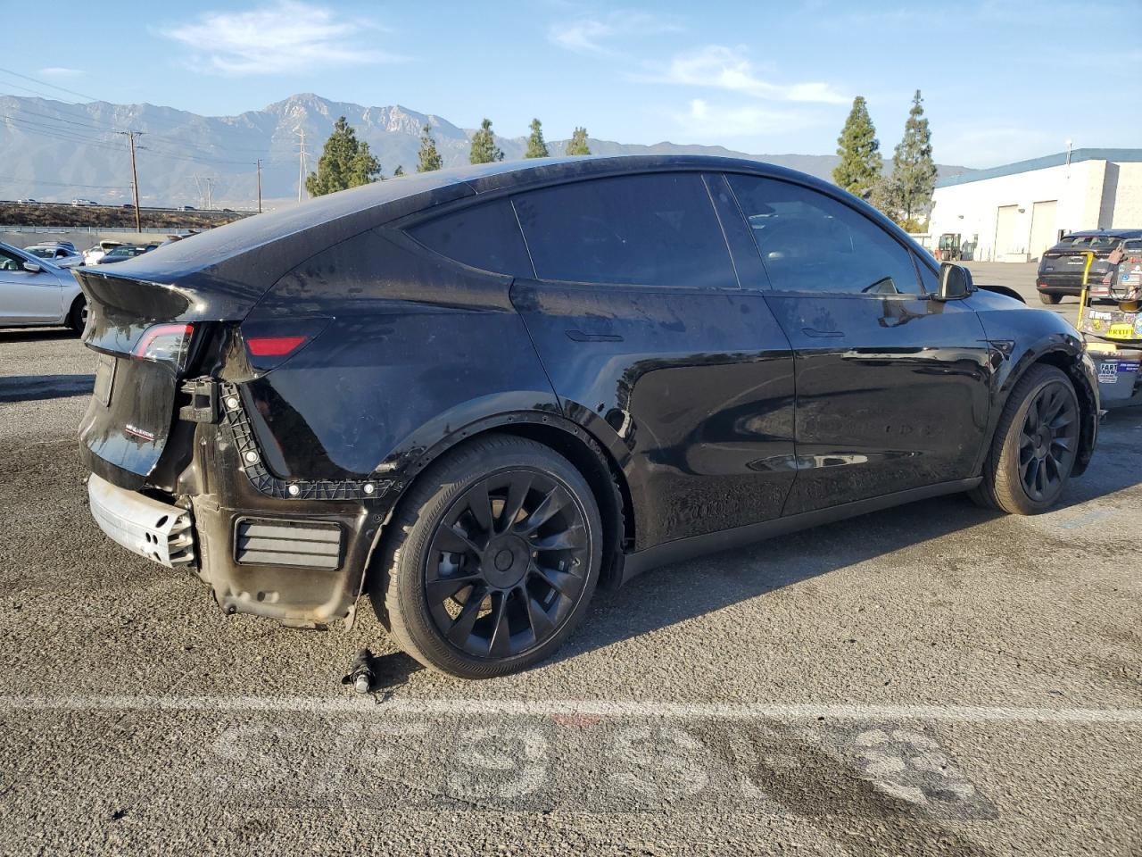 2023 TESLA MODEL Y - Фото 3