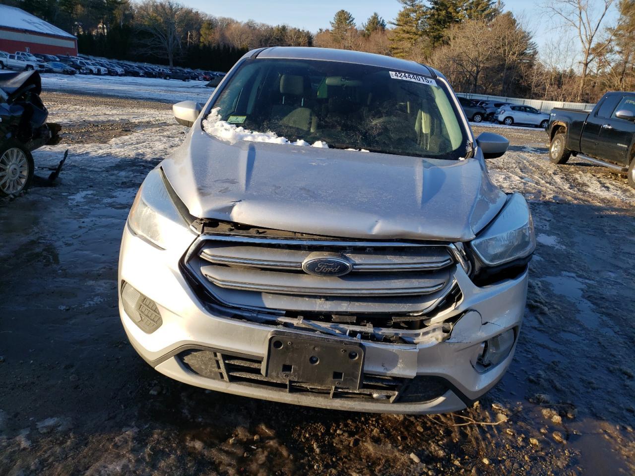 2017 FORD ESCAPE SE - Фото 5