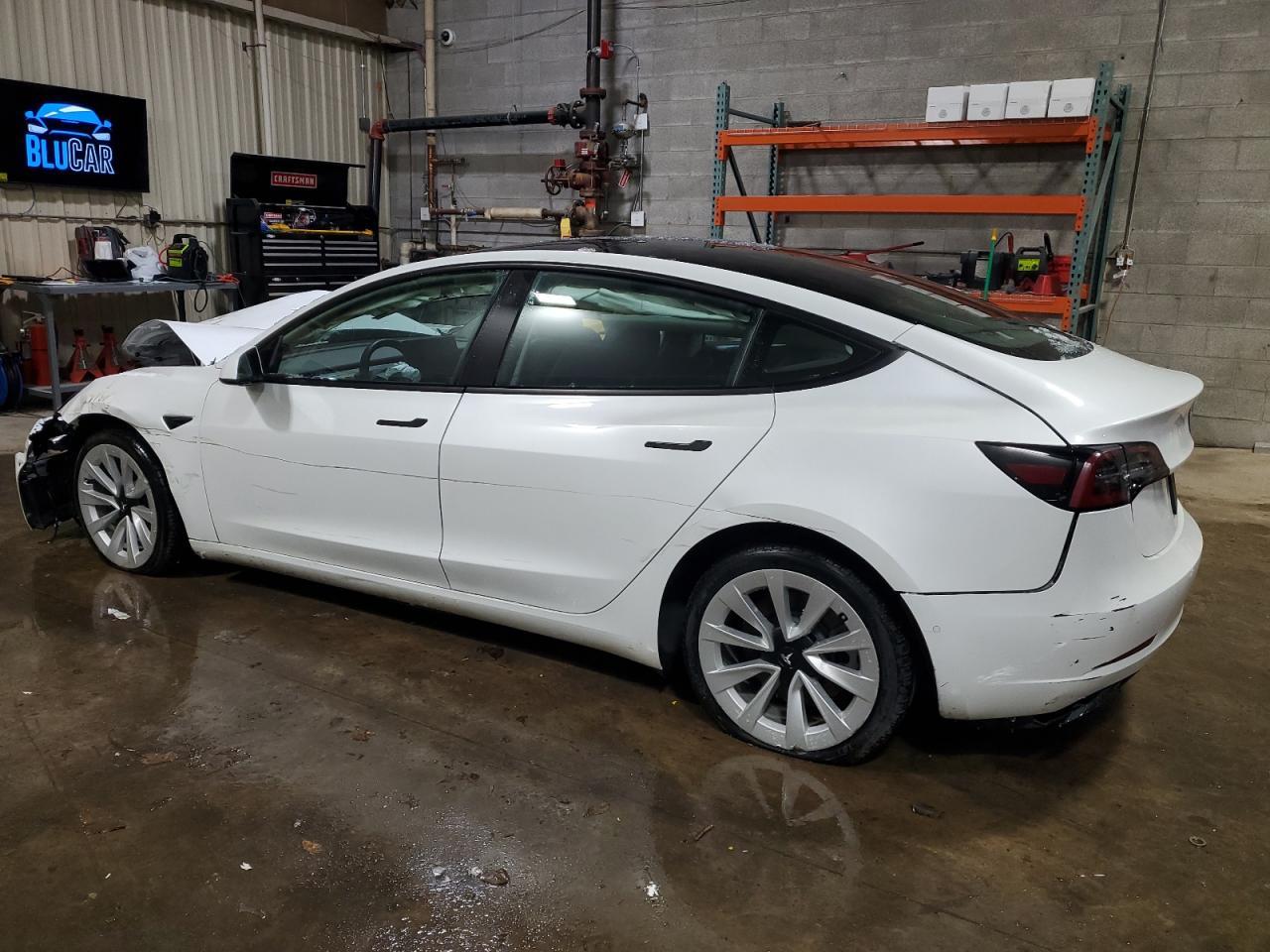 2022 TESLA MODEL 3 - Image 2