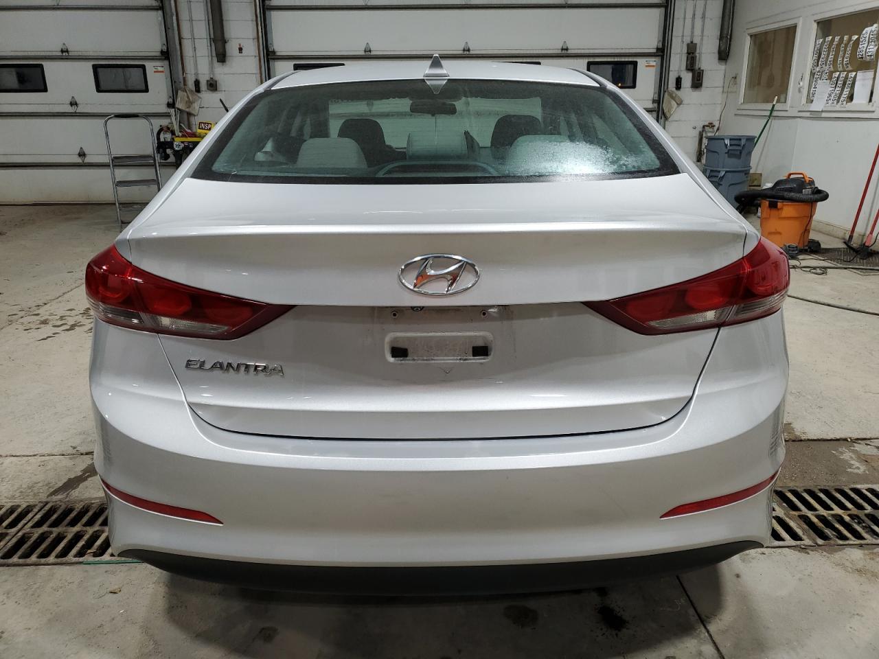 2017 HYUNDAI ELANTRA SE - Image 6