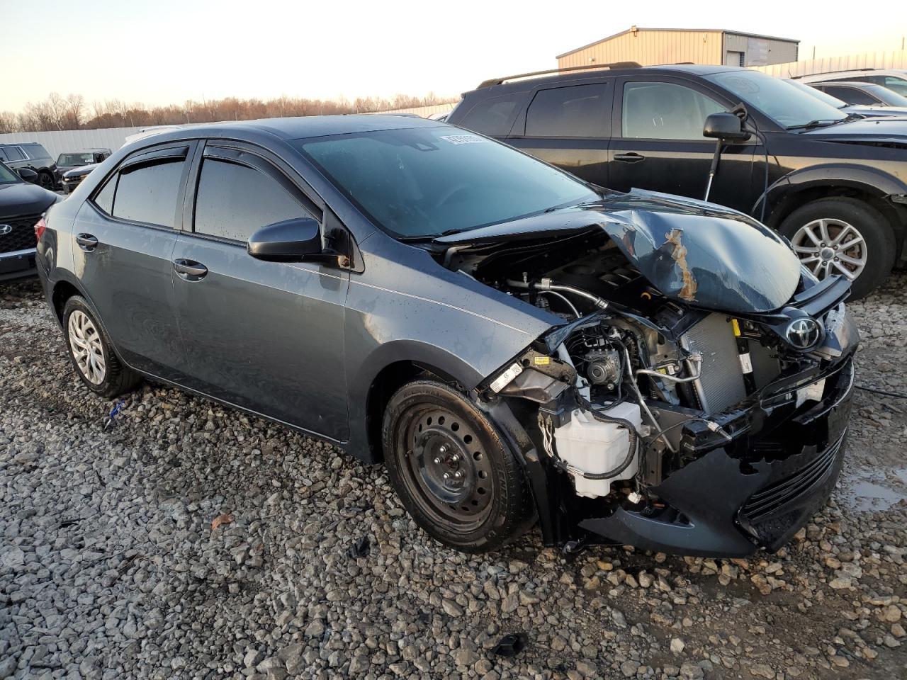 2019 TOYOTA COROLLA L - Фото 4