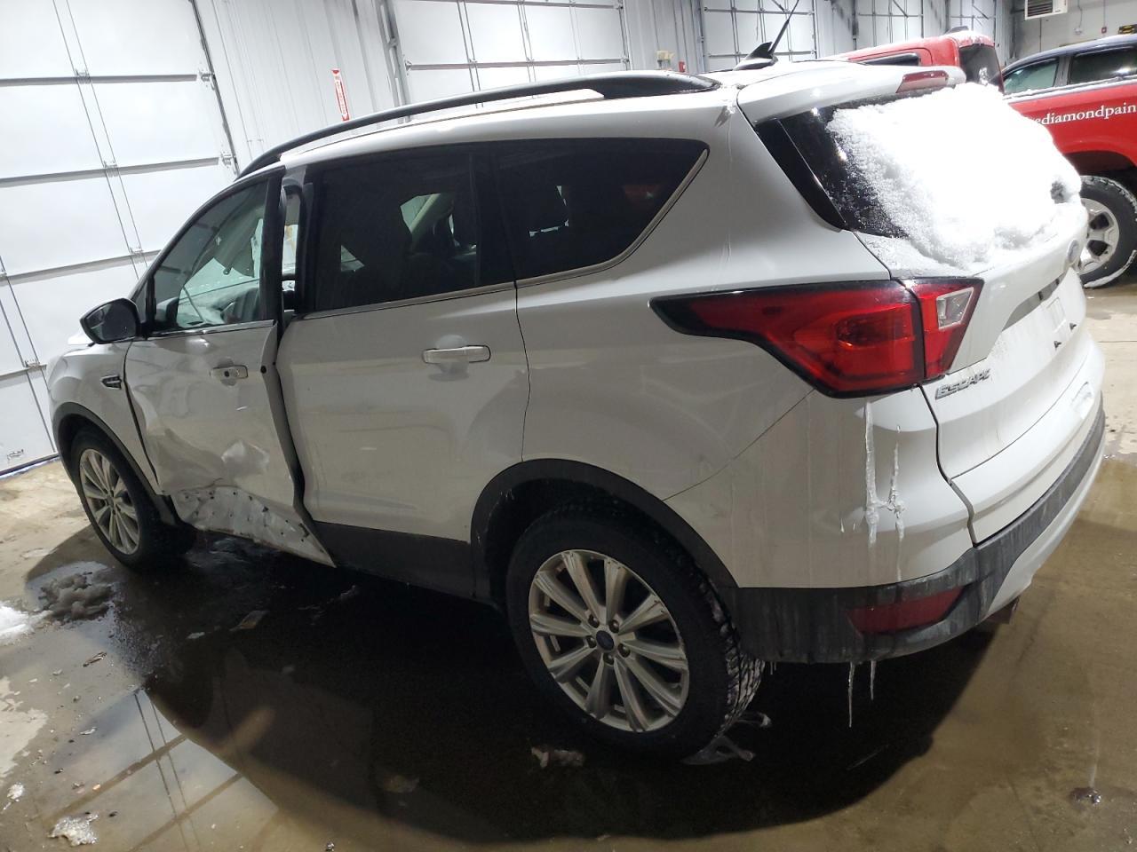 2019 FORD ESCAPE SEL - Image 2