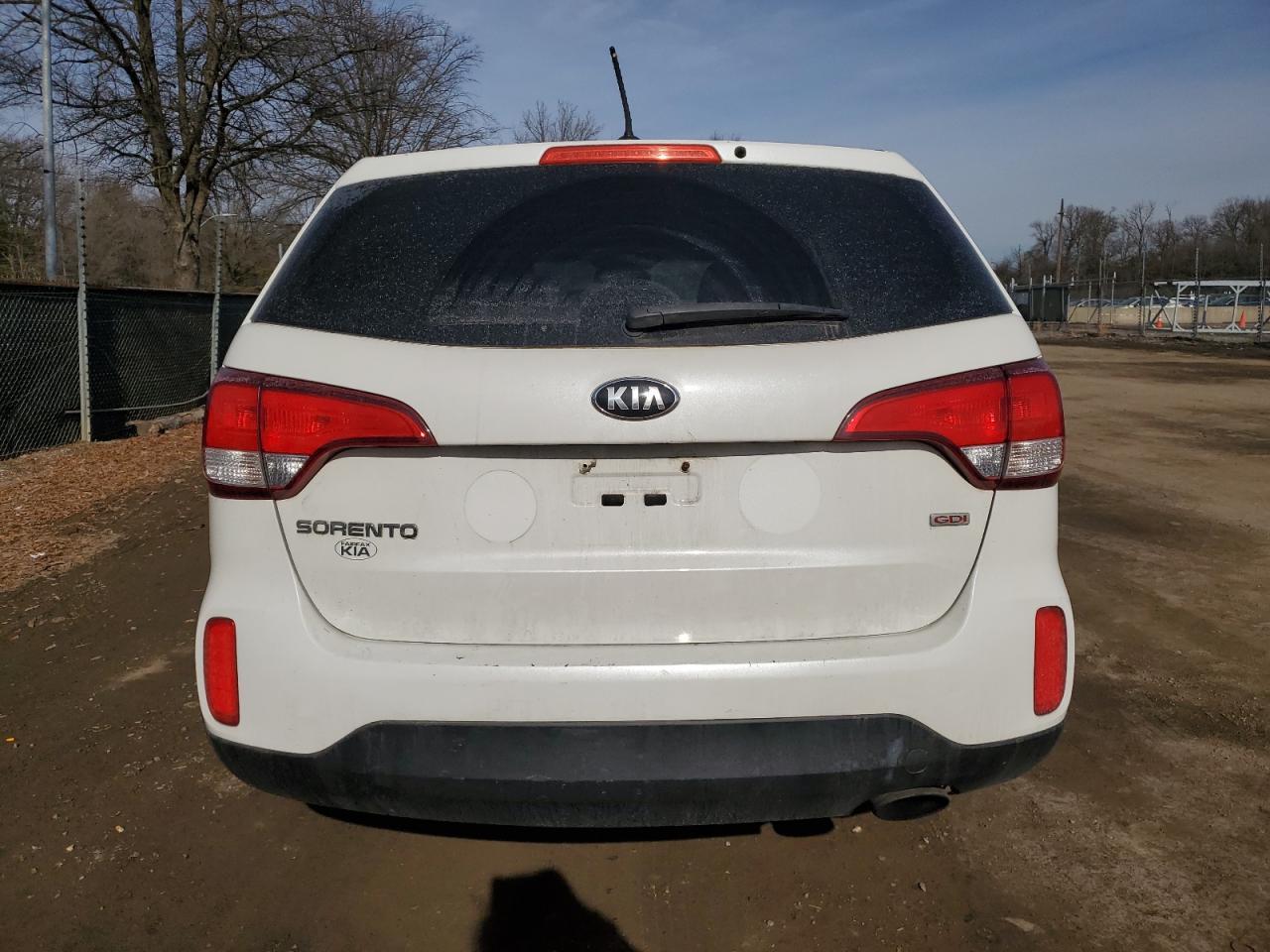 2015 KIA SORENTO LX - Image 6