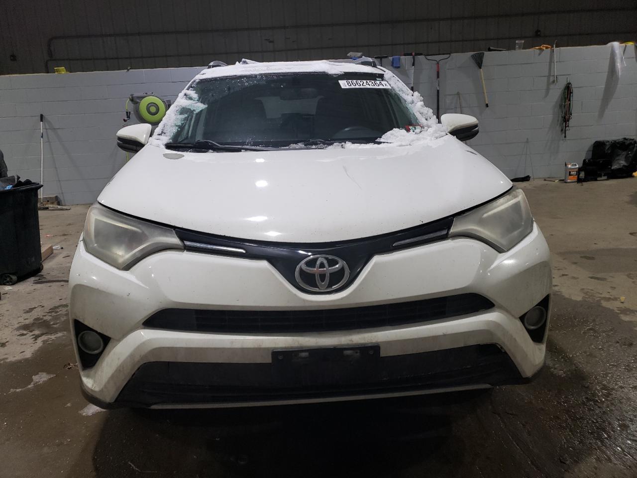 2016 TOYOTA RAV4 XLE - Image 5
