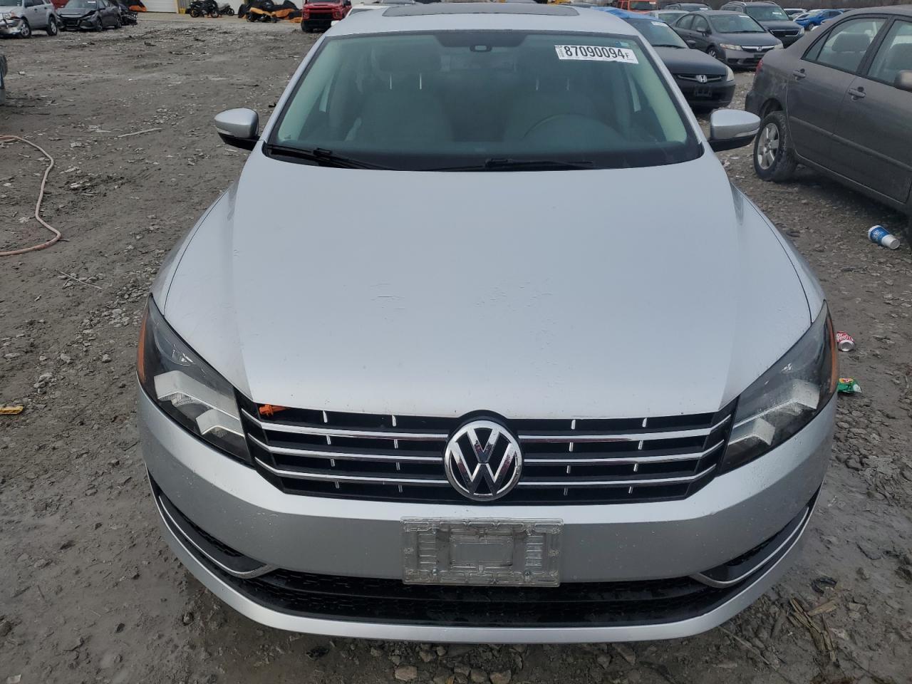 2013 VOLKSWAGEN PASSAT SE - Image 5