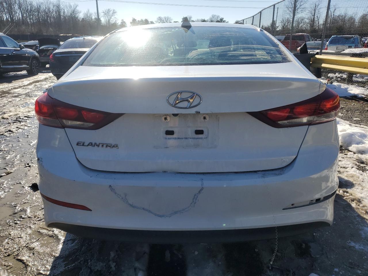 2018 HYUNDAI ELANTRA SE - Image 6