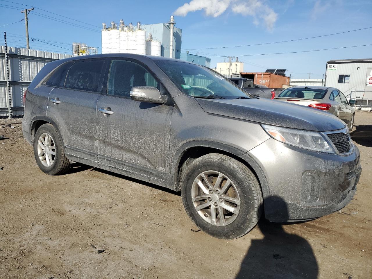 2015 KIA SORENTO LX - Image 4