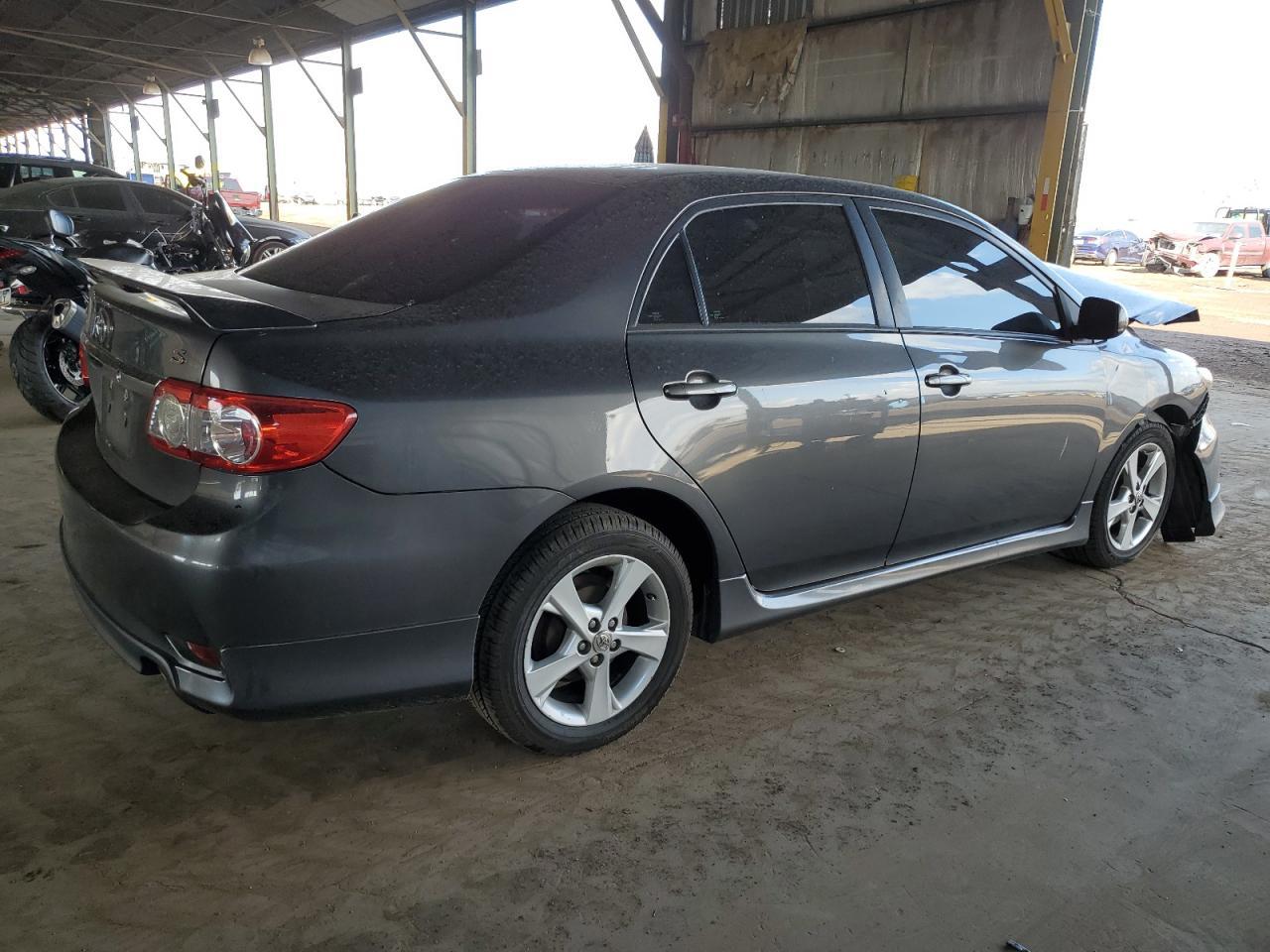 2013 TOYOTA COROLLA BA - Фото 3