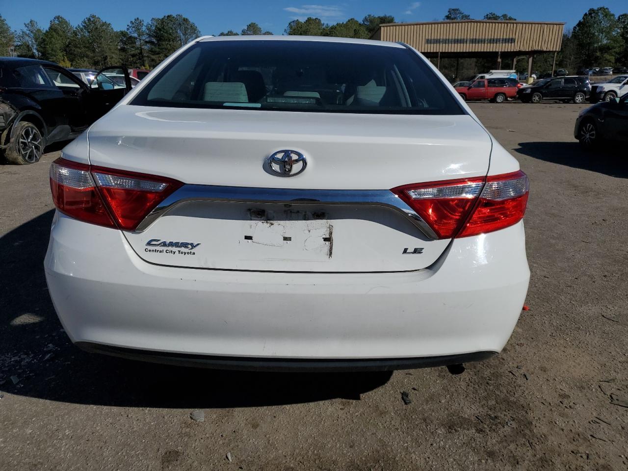 2017 TOYOTA CAMRY LE - Image 6