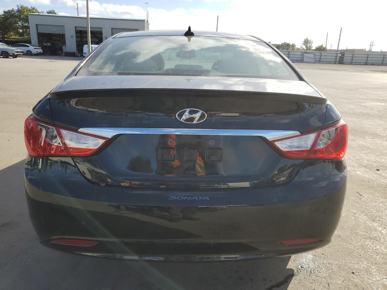 2013 HYUNDAI SONATA GLS - Image 6