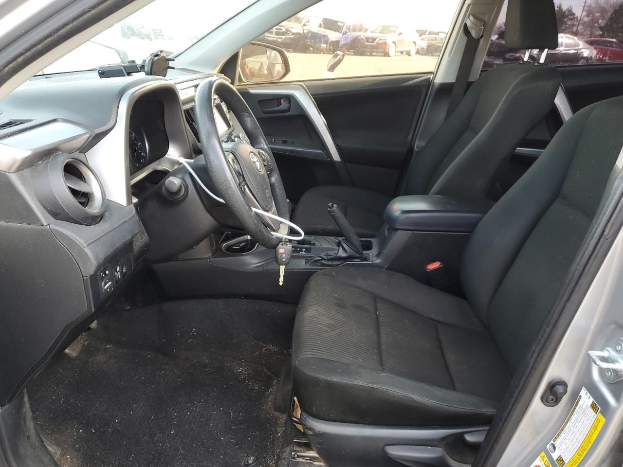 2018 TOYOTA RAV4 LE - Фото 7