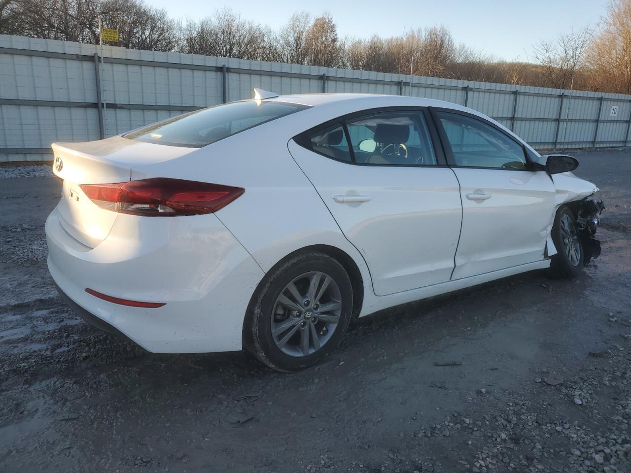 2018 HYUNDAI ELANTRA SE - Image 3