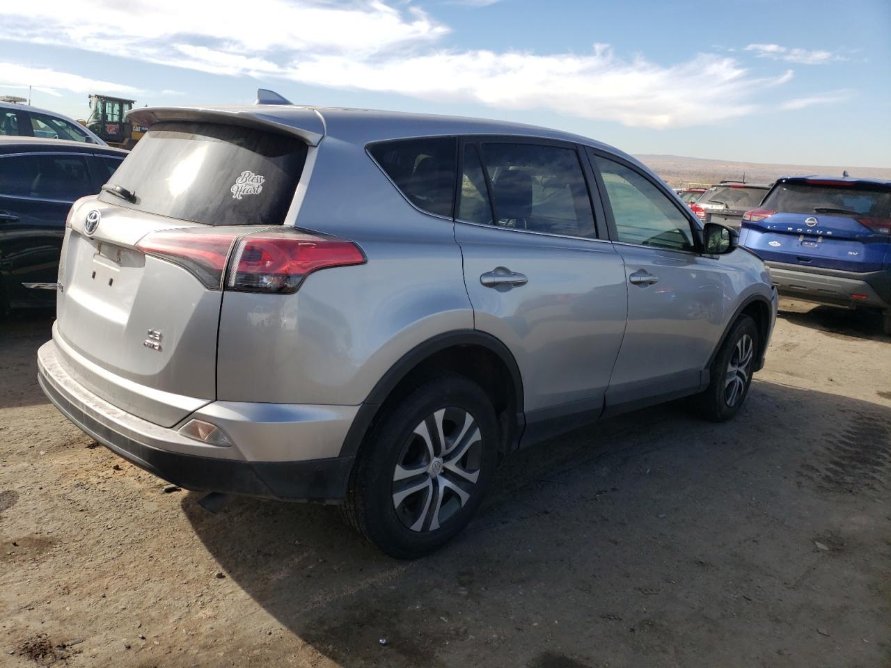 2018 TOYOTA RAV4 LE - Фото 3