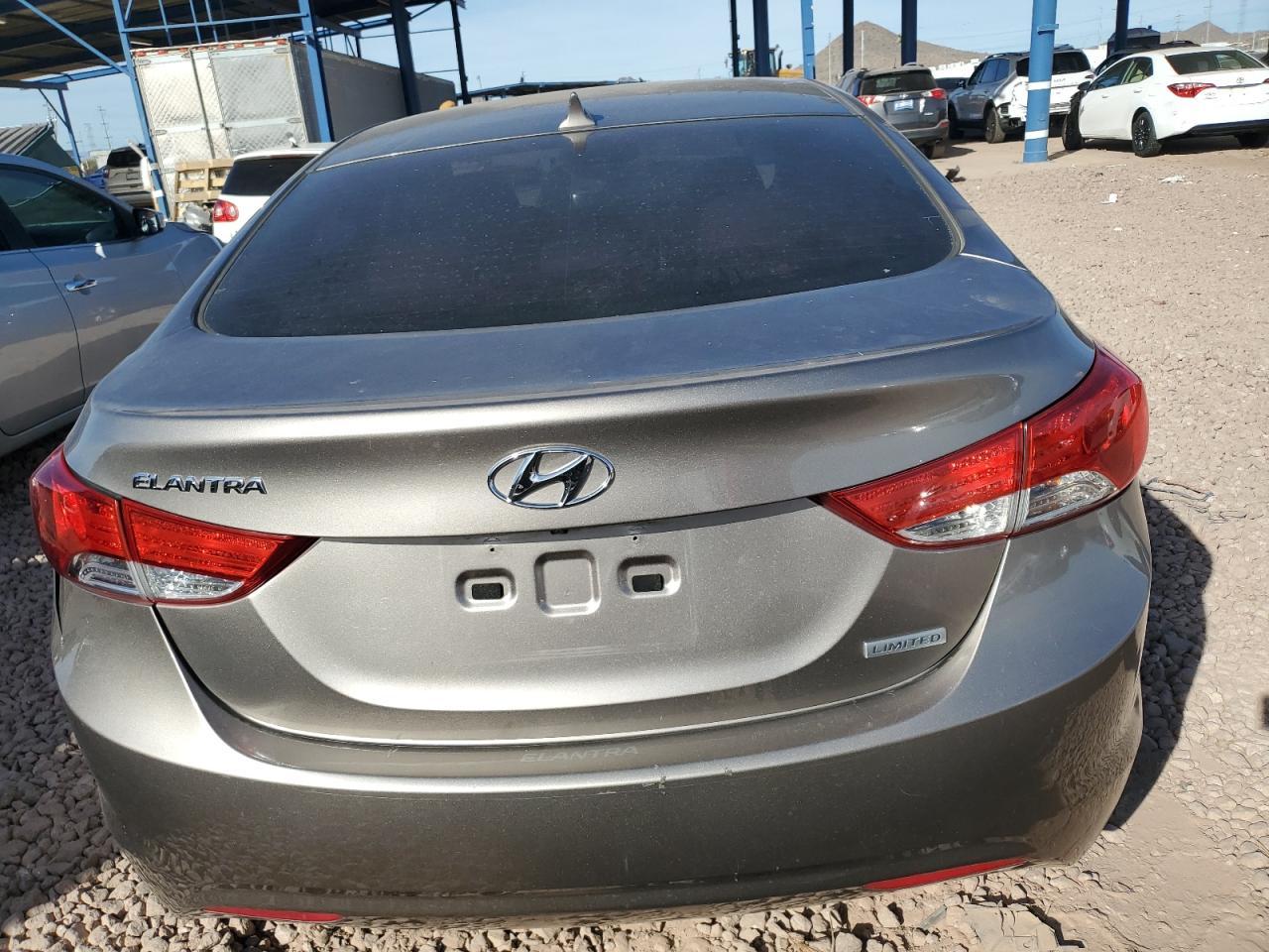 2013 HYUNDAI ELANTRA GL - Фото 6