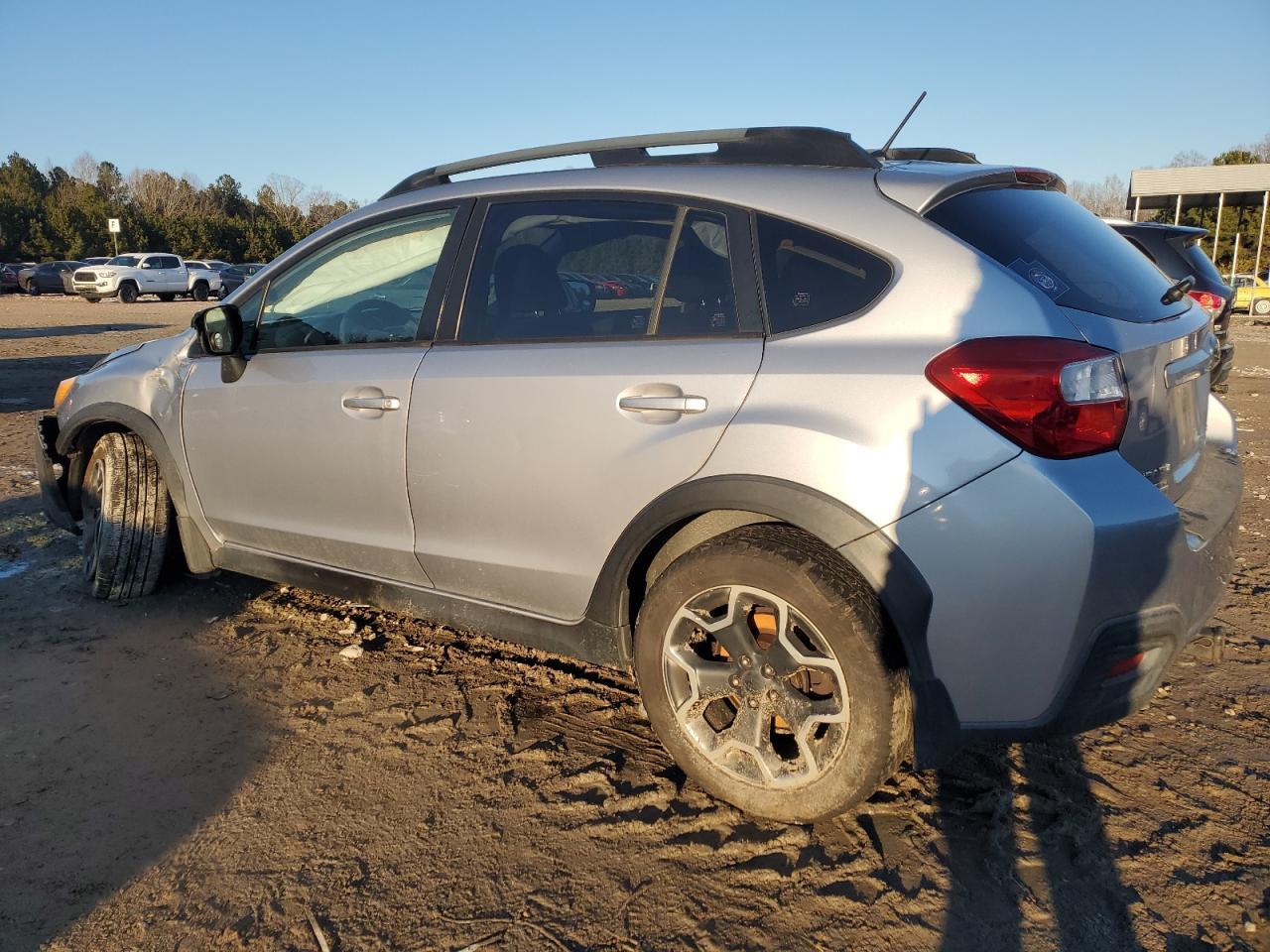 2014 SUBARU XV CROSSTR - Image 2