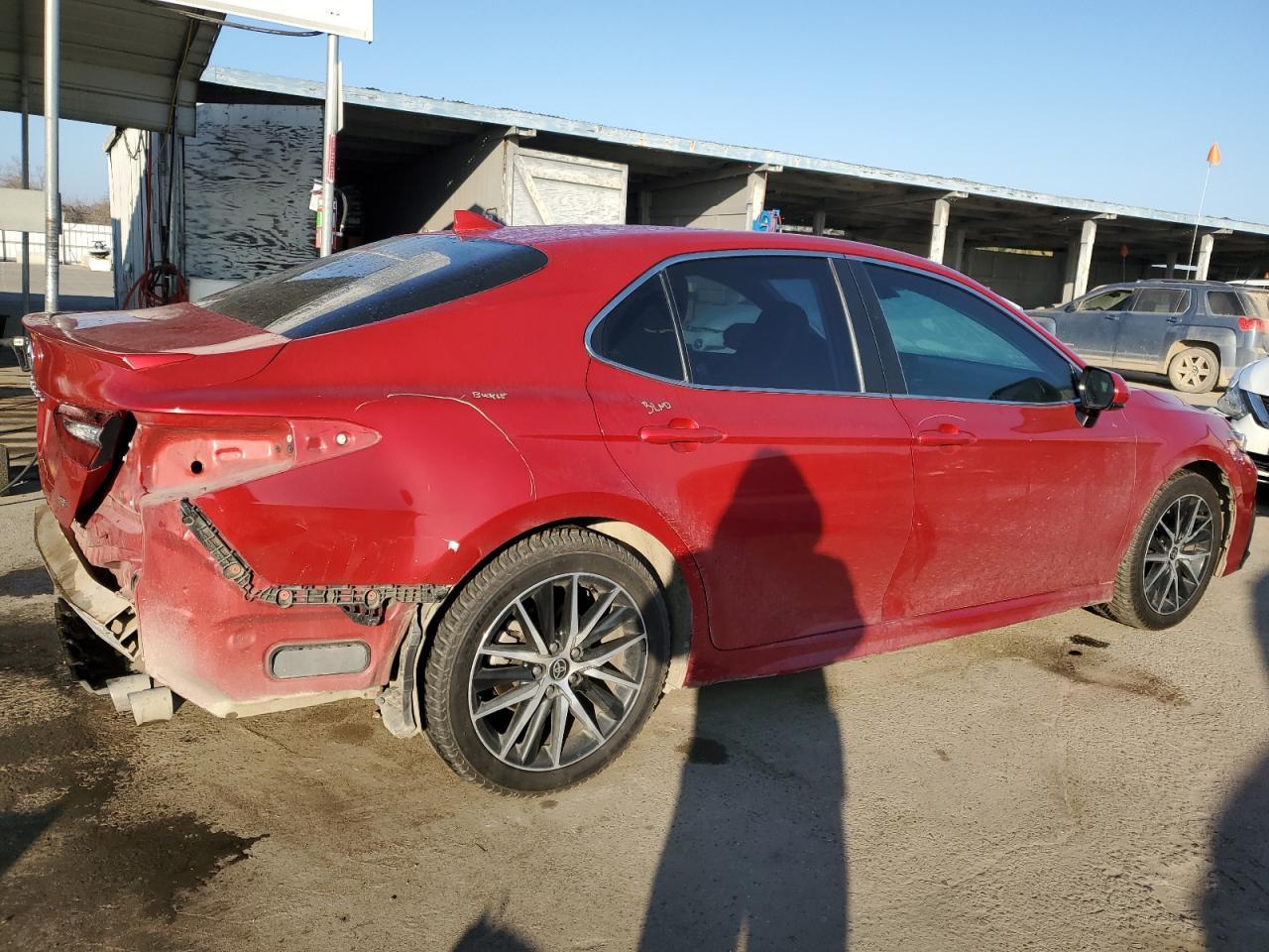2021 TOYOTA CAMRY SE - Фото 3