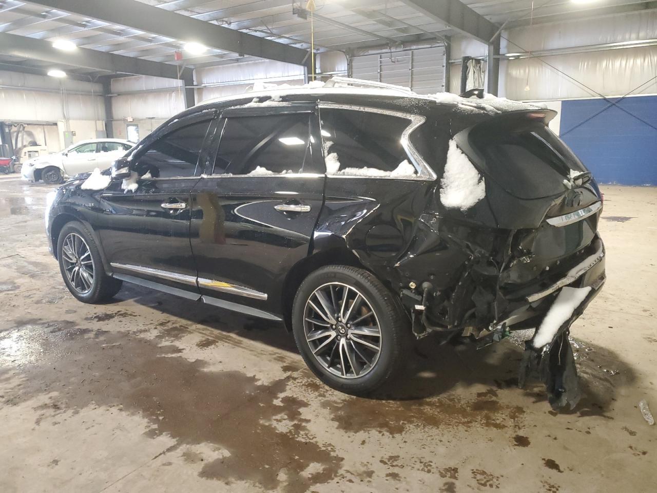 2019 INFINITI QX60 LUXE - Image 2