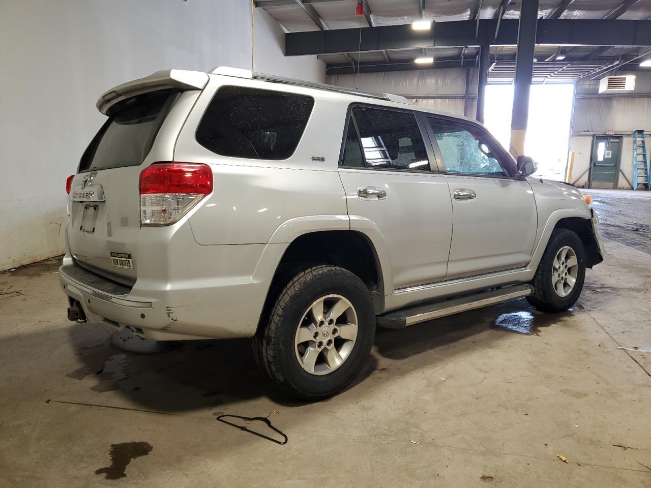2011 TOYOTA 4RUNNER SR - Image 3
