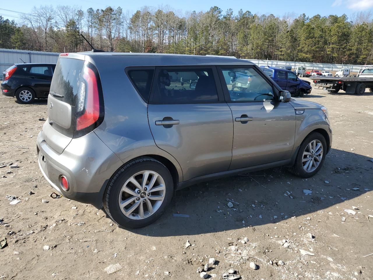 2017 KIA SOUL + - Фото 3