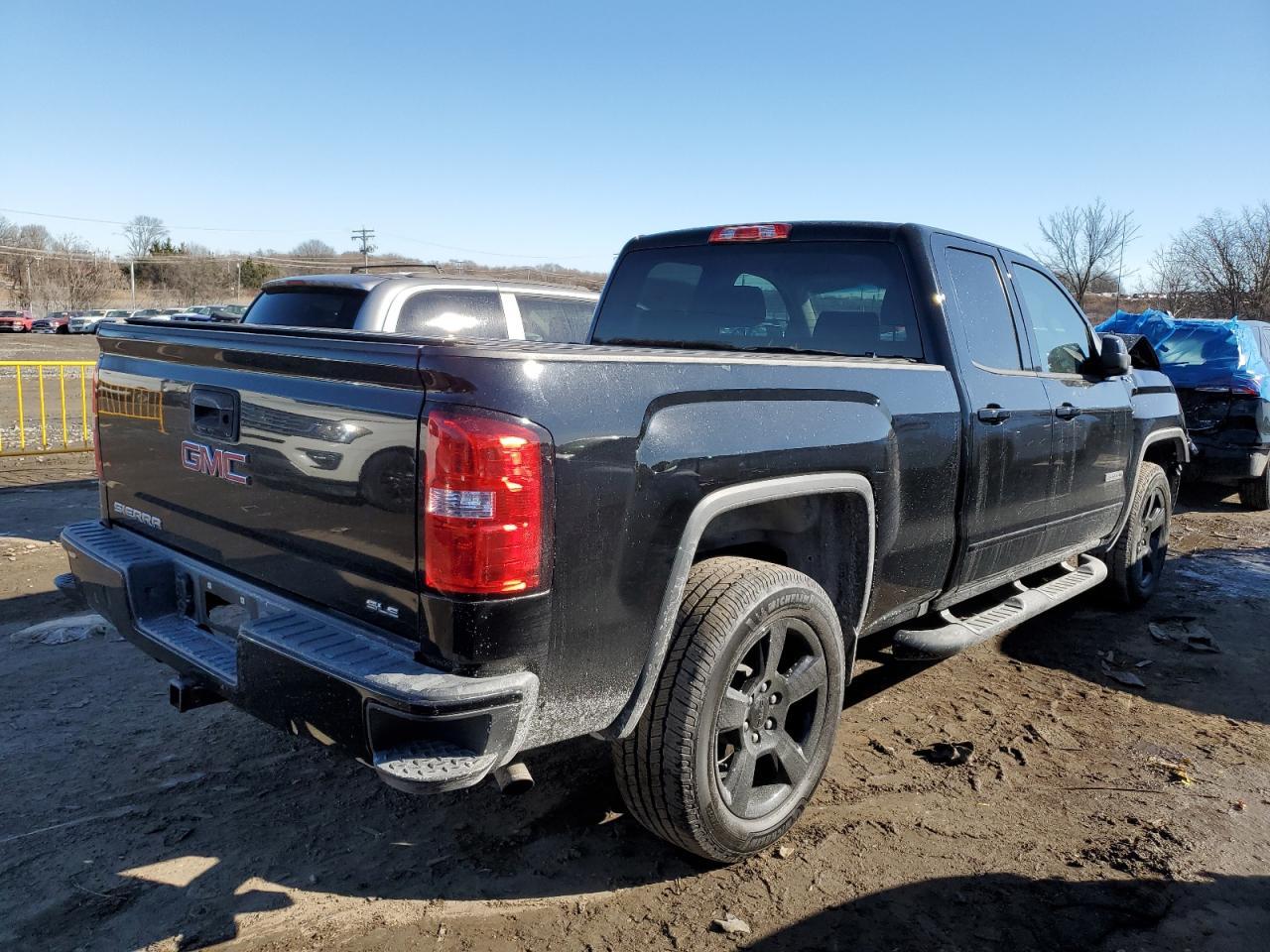 2018 GMC SIERRA K15 - Фото 3