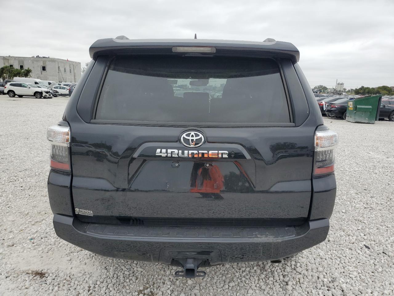 2022 TOYOTA 4RUNNER SR - Image 6