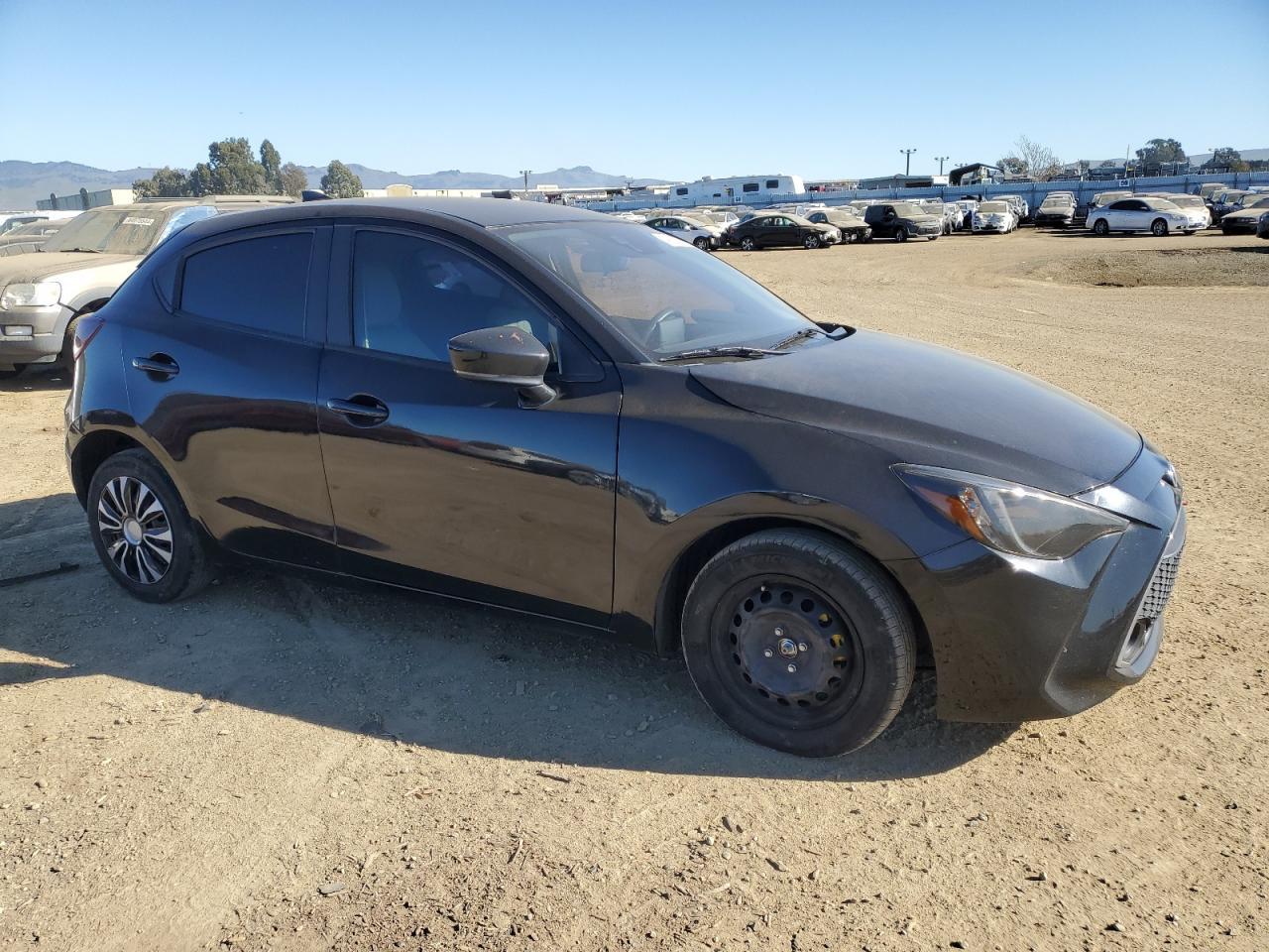 2020 TOYOTA YARIS LE - Image 4