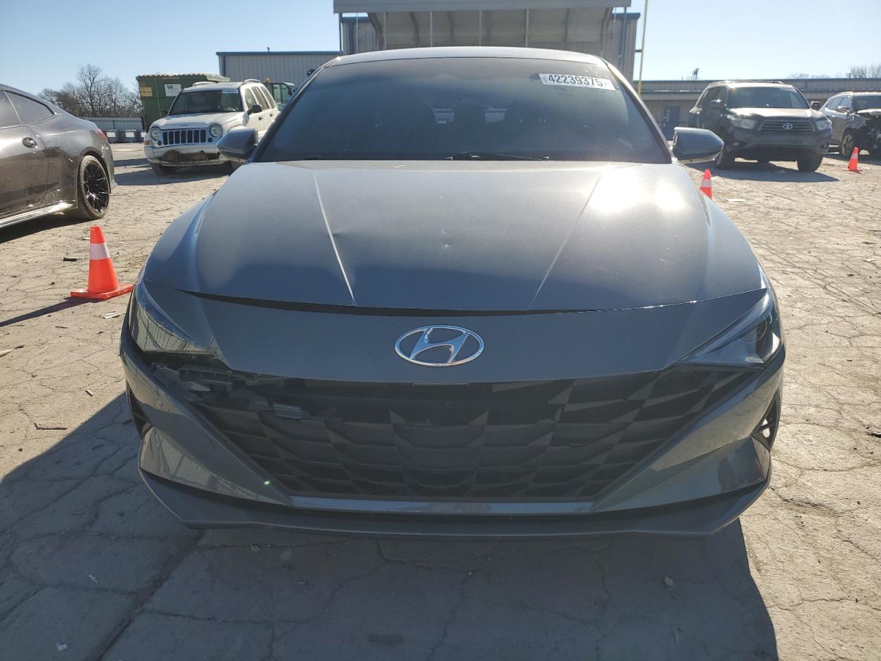 2022 HYUNDAI ELANTRA SE - Image 5