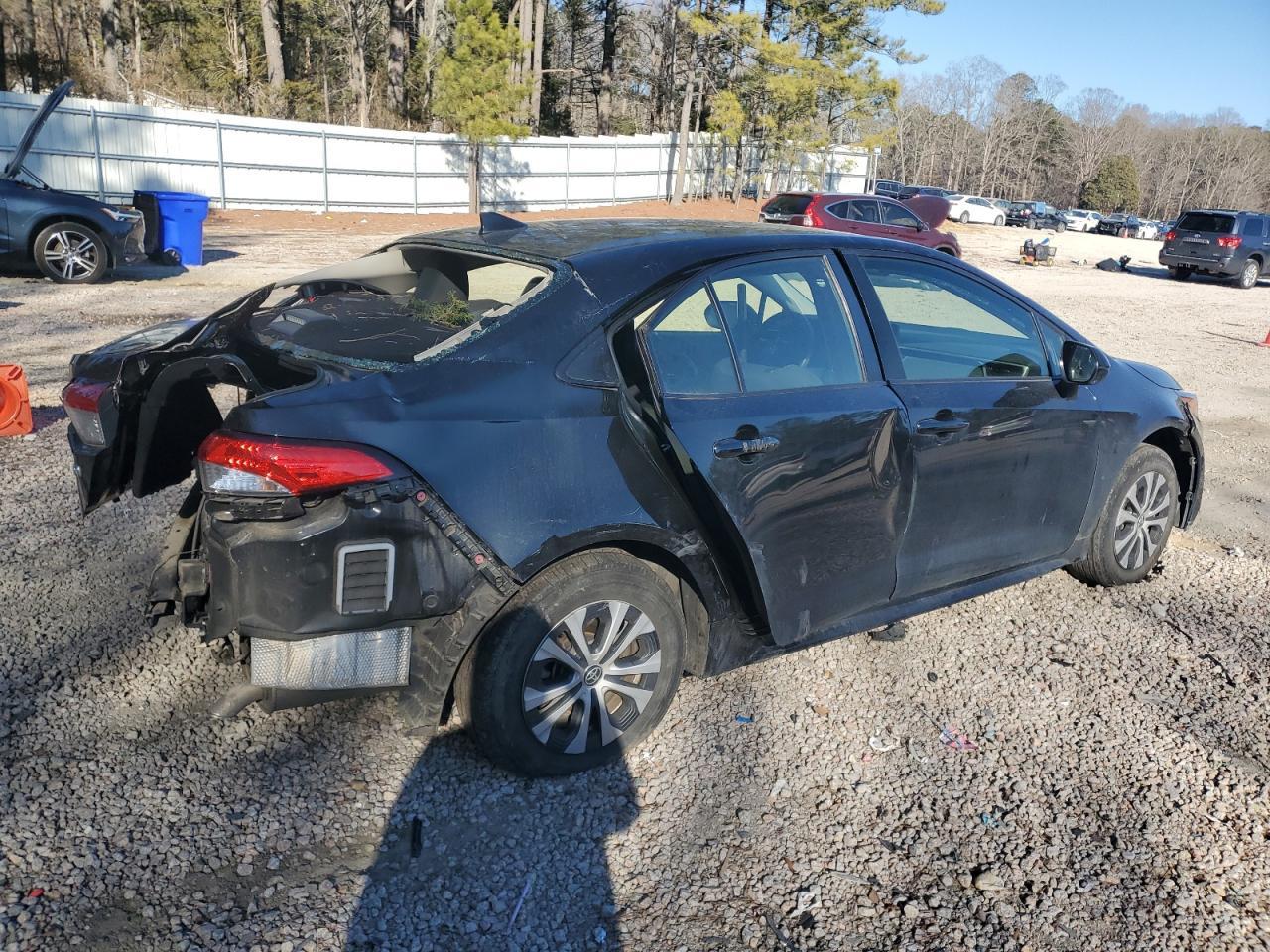 2022 TOYOTA COROLLA LE - Image 3