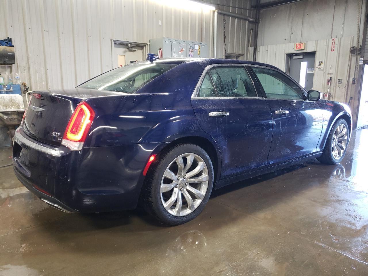 2015 CHRYSLER 300C - Image 3